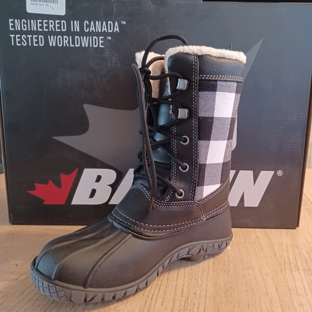 WOMENS BAFFIN "JASPER" LACE-UP BOOTS SIZE 6 NWT